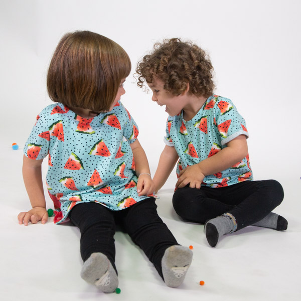 Loose-Fit T-Shirt with Back Snaps