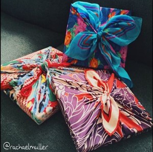 Furoshiki: wrap gifts in an original way