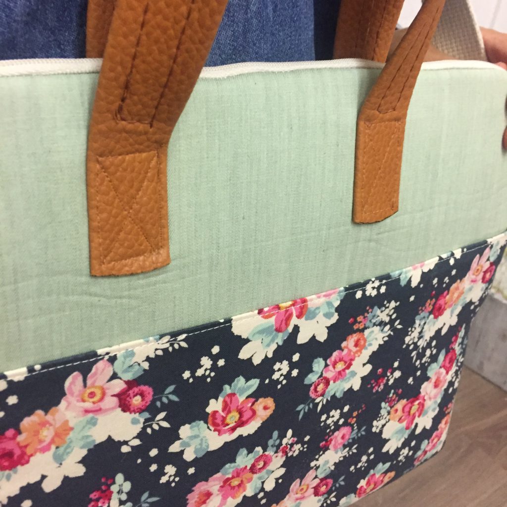 Manchester Laptop Case: Briefcase and Shoulder Bag