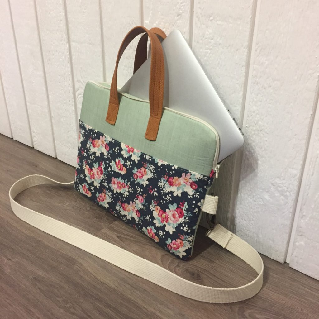 Manchester Laptop Case: Briefcase and Shoulder Bag