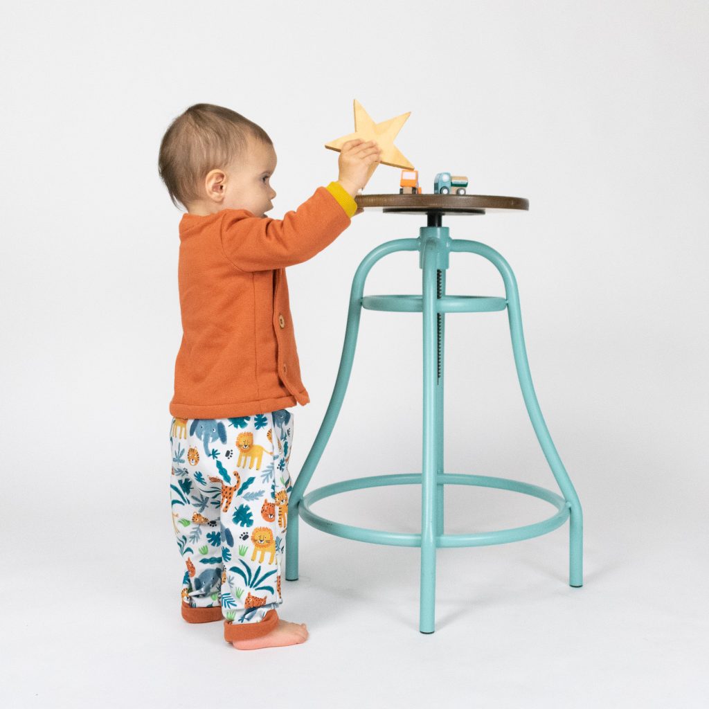 Drop-Crotch Pants for Babies and Children in Woven or Knit Fabric