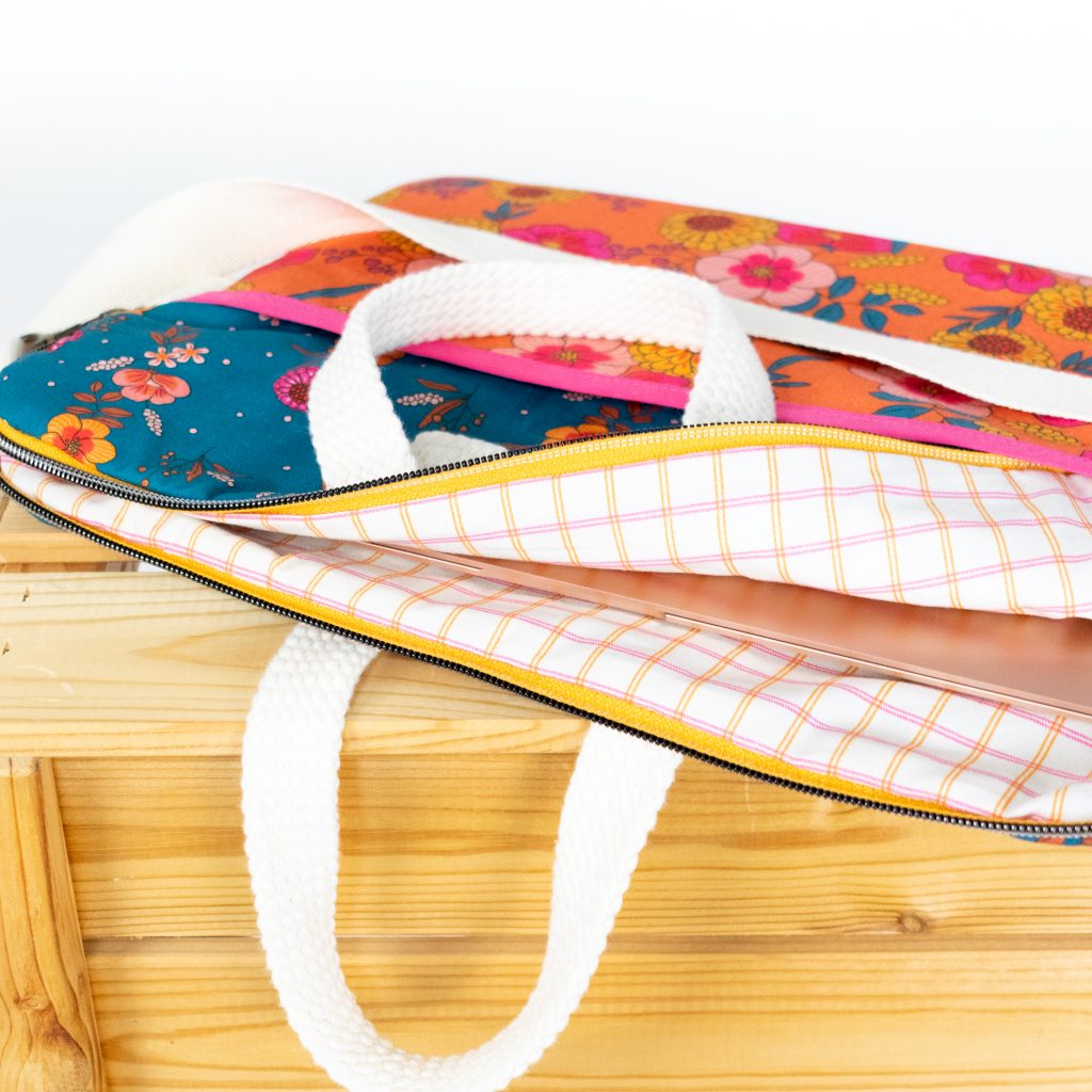 Manchester Laptop Case: Briefcase and Shoulder Bag