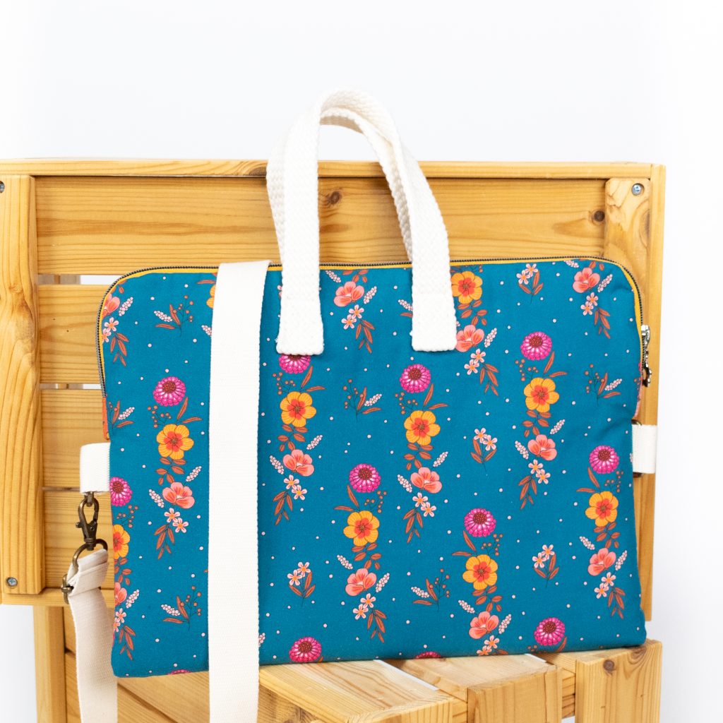 Manchester Laptop Case: Briefcase and Shoulder Bag
