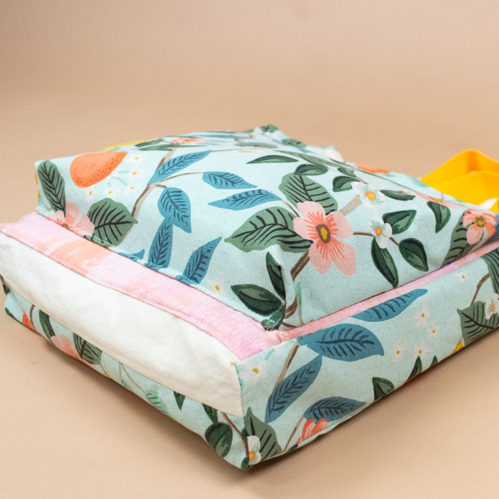 León Tote Bag (Insulated Pocket)