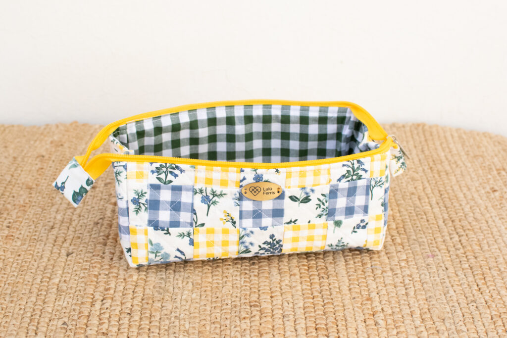 Dani Wide-Opening Pouch