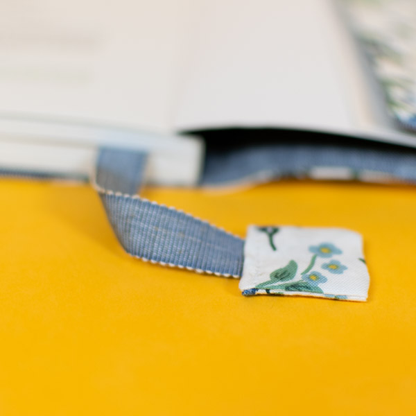 Adjustable Fabric Book Cover