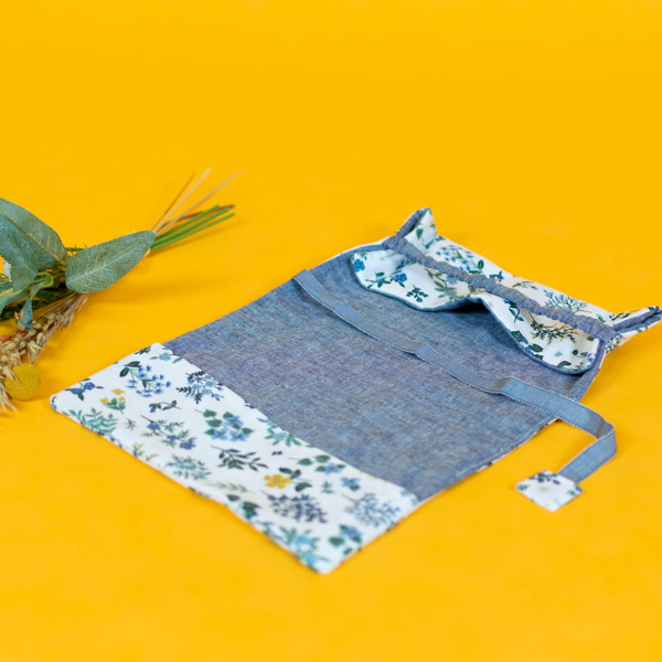 Adjustable Fabric Book Cover