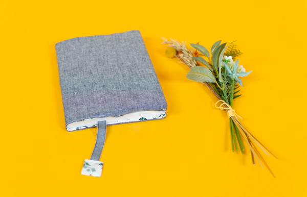Adjustable Fabric Book Cover