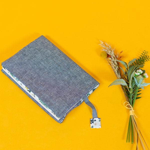 Adjustable Fabric Book Cover