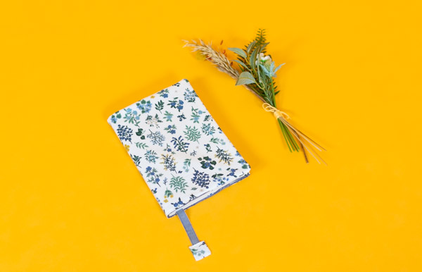 Adjustable Fabric Book Cover