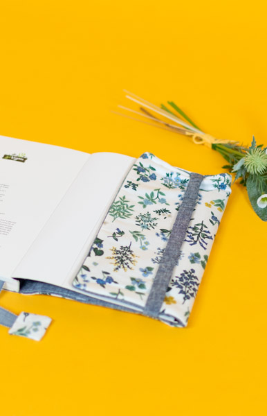 Adjustable Fabric Book Cover