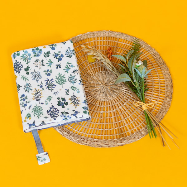 Adjustable Fabric Book Cover