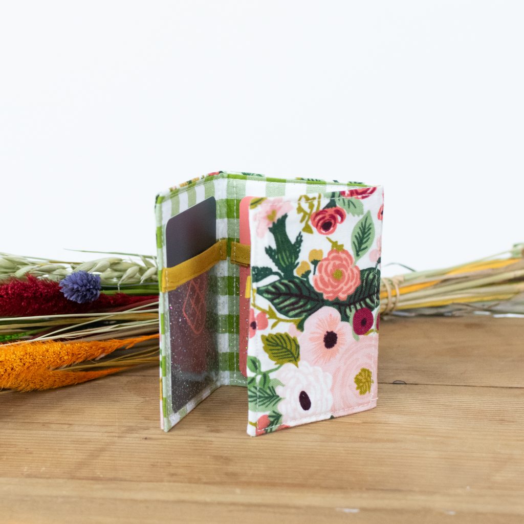 Mini Card Holder with Clear Interior