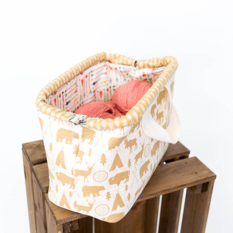 Doctor’s Bag-Style Framed Toiletry Bag