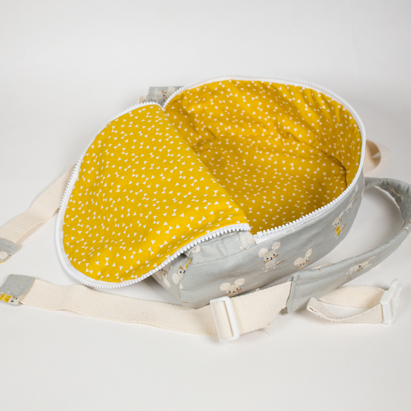 mochila infantil con cremallera abierta club lulu