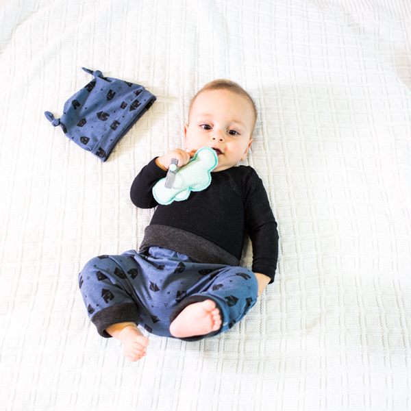 Drop-Crotch Pants for Babies and Children in Woven or Knit Fabric